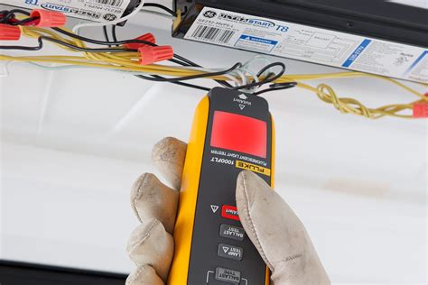 Fluorescent fixture ballest test .